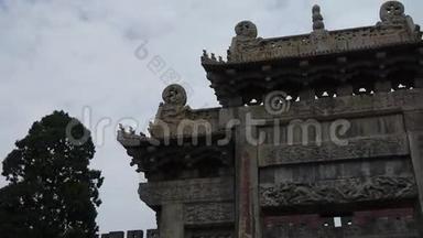 中国石拱&古城门。 云，石狮麒麟..